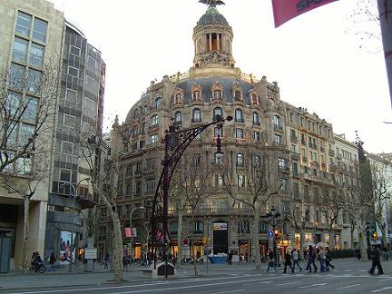 Paseo de Gracia is an important shopping avenue in Barcelona